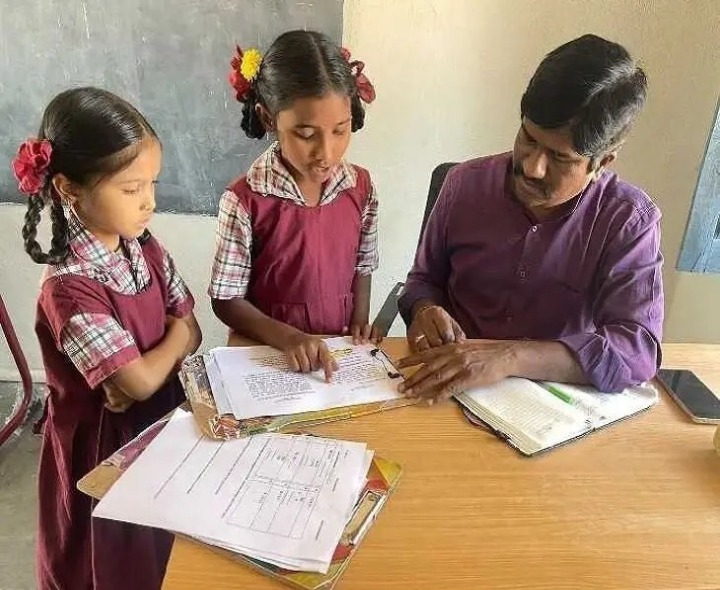 పాఠశాలల్లో విద్యా ప్రమాణాలు పరిశీలించిన బృందం