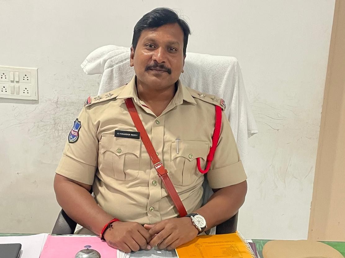 వైర్లను సరి చేసుకోవాలి: పెబ్బేరు ఎస్సై