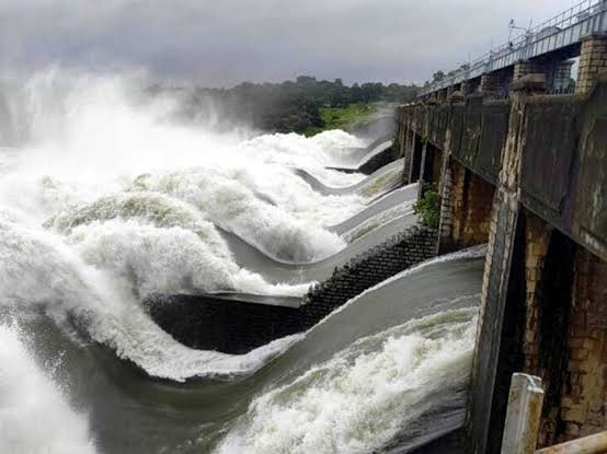 నిజాంసాగర్ ప్రాజెక్టు ప్రధాన కాలువ ద్వారా నీటి విడుదల