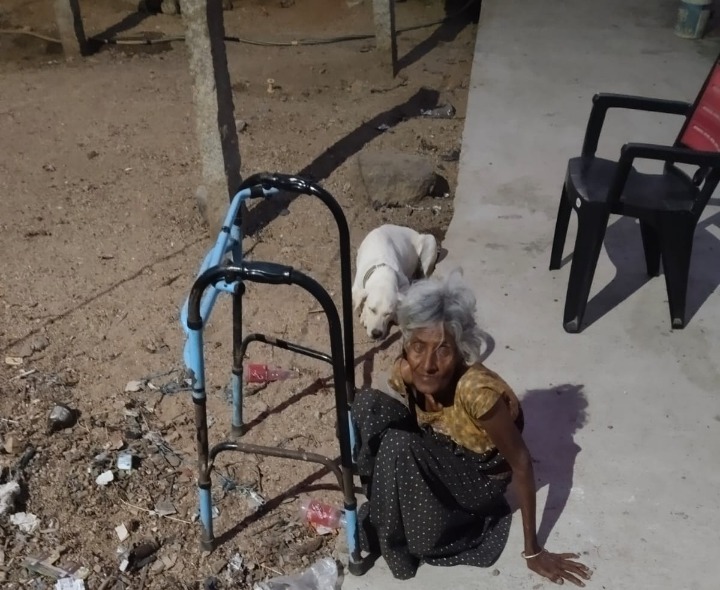 ‘దయనీయ స్థితిలో వృద్దురాలు.. పింఛన్ మంజూరు చేయాలి’