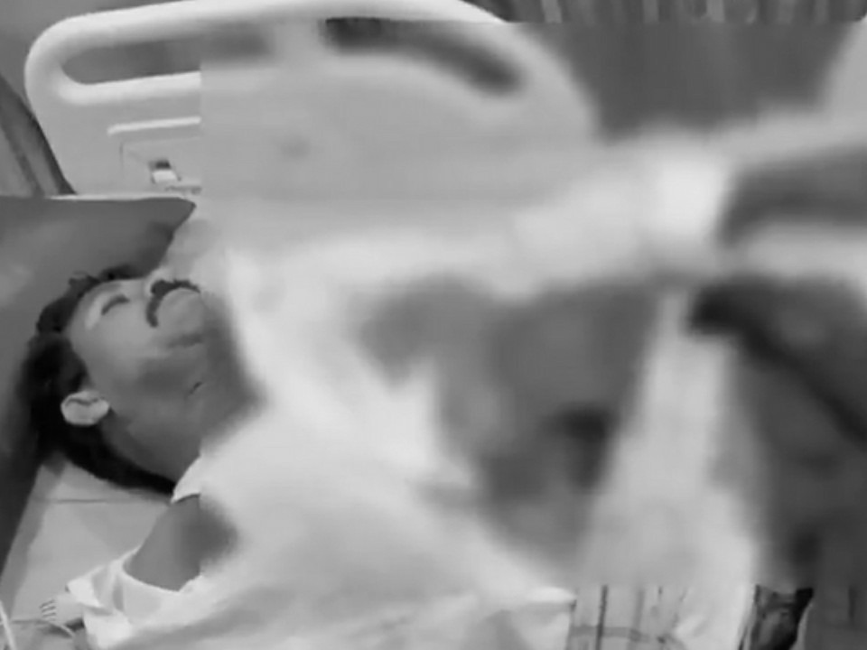 పాత కక్షలు.. వ్యక్తిపై కత్తితో దాడి