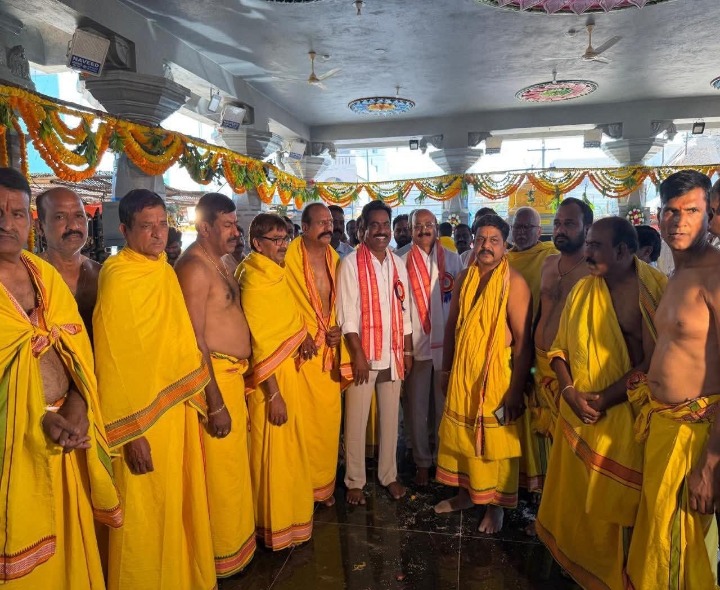 కాలనీ అభివృద్ధికి సహకరిస్తా: ఛైర్మన్