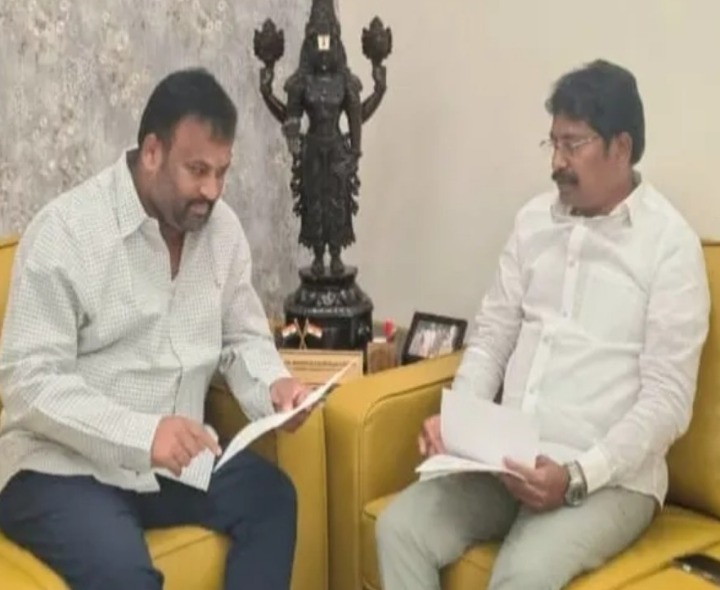 మంత్రి రాంప్రసాద్ రెడ్డిని కలిసిన ఎమ్మెల్యే అశోక్