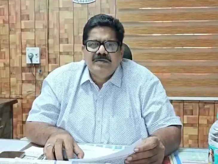 ఆర్టీవో కార్యాలయంలో బ్రోకర్లకు హెచ్చరిక..!