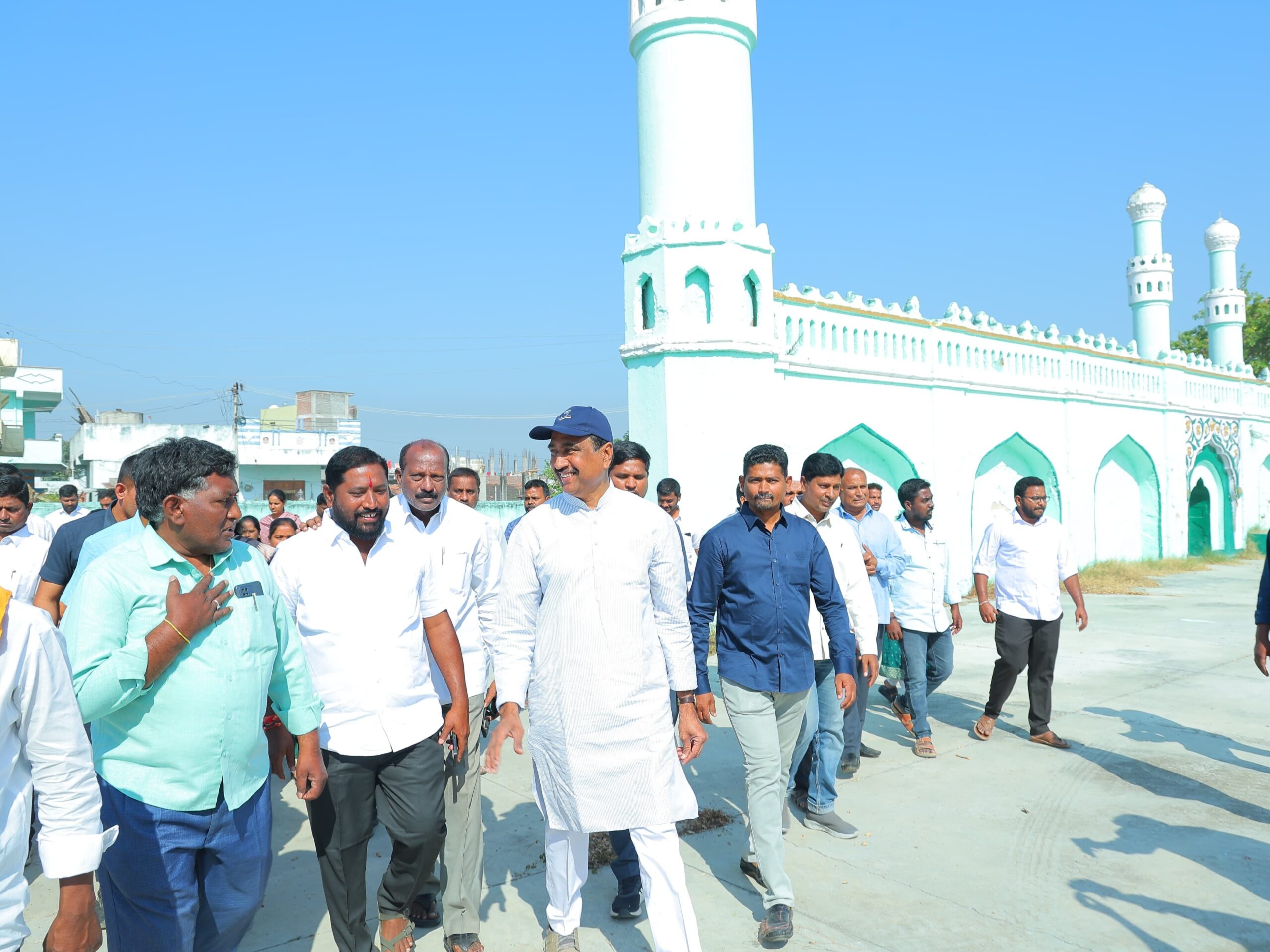 పట్టణ ప్రగతి ప్రణాళికలో పాల్గొన్న ఎమ్మెల్యే