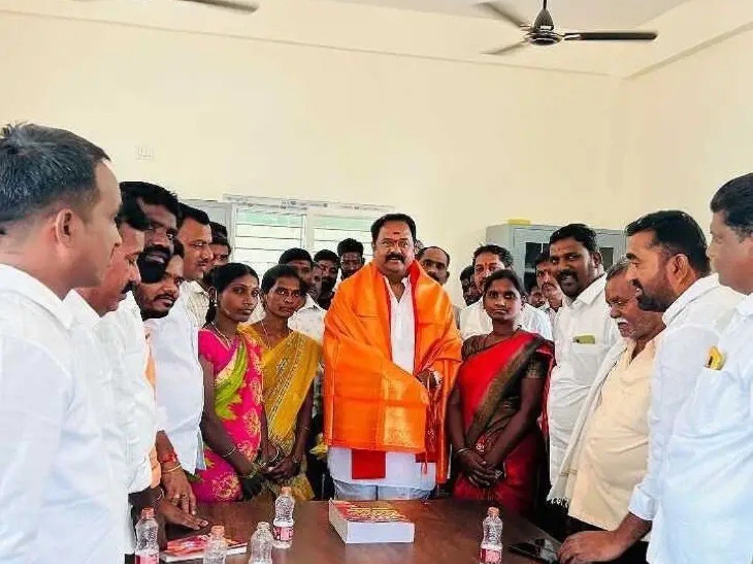 గ్రంథాలయాన్ని ప్రారంభించిన ఎమ్మెల్యే కేవీఆర్