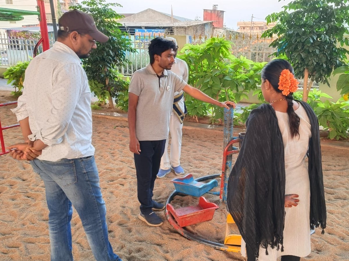 మార్నింగ్ విజిట్ చేసిన కమిషనర్