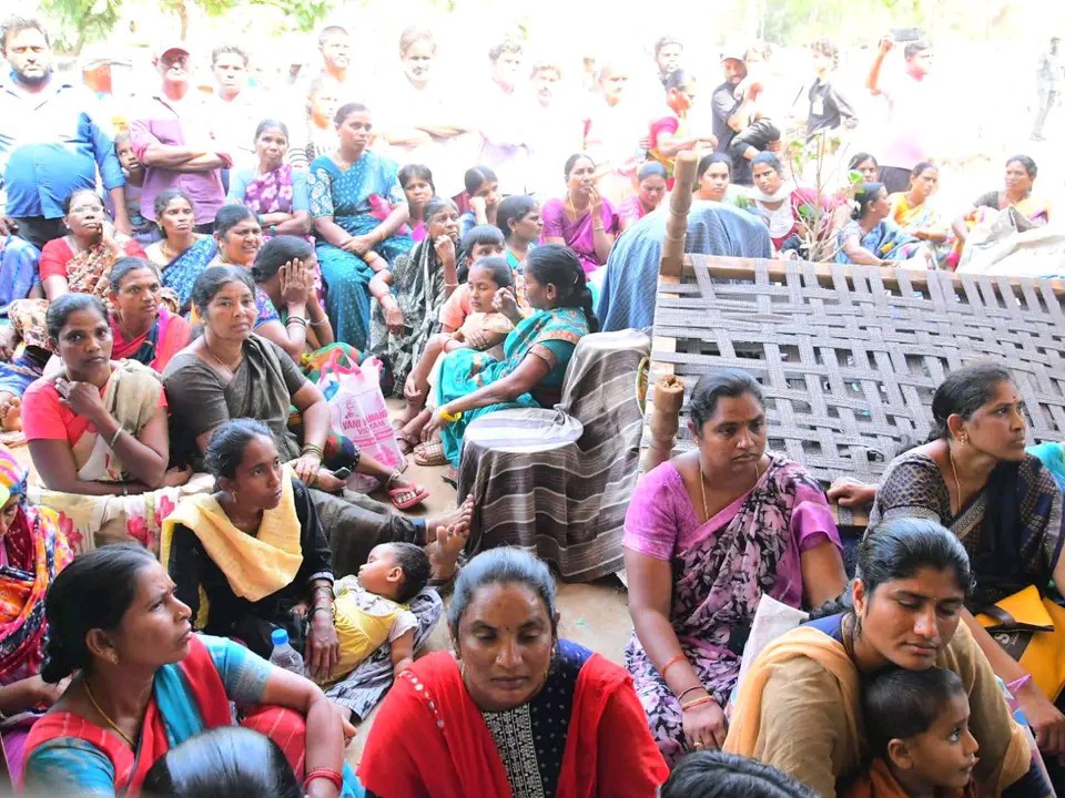 కనీస సౌకర్యాలు లేక భూదాన్ బాధితుల అరిగోస