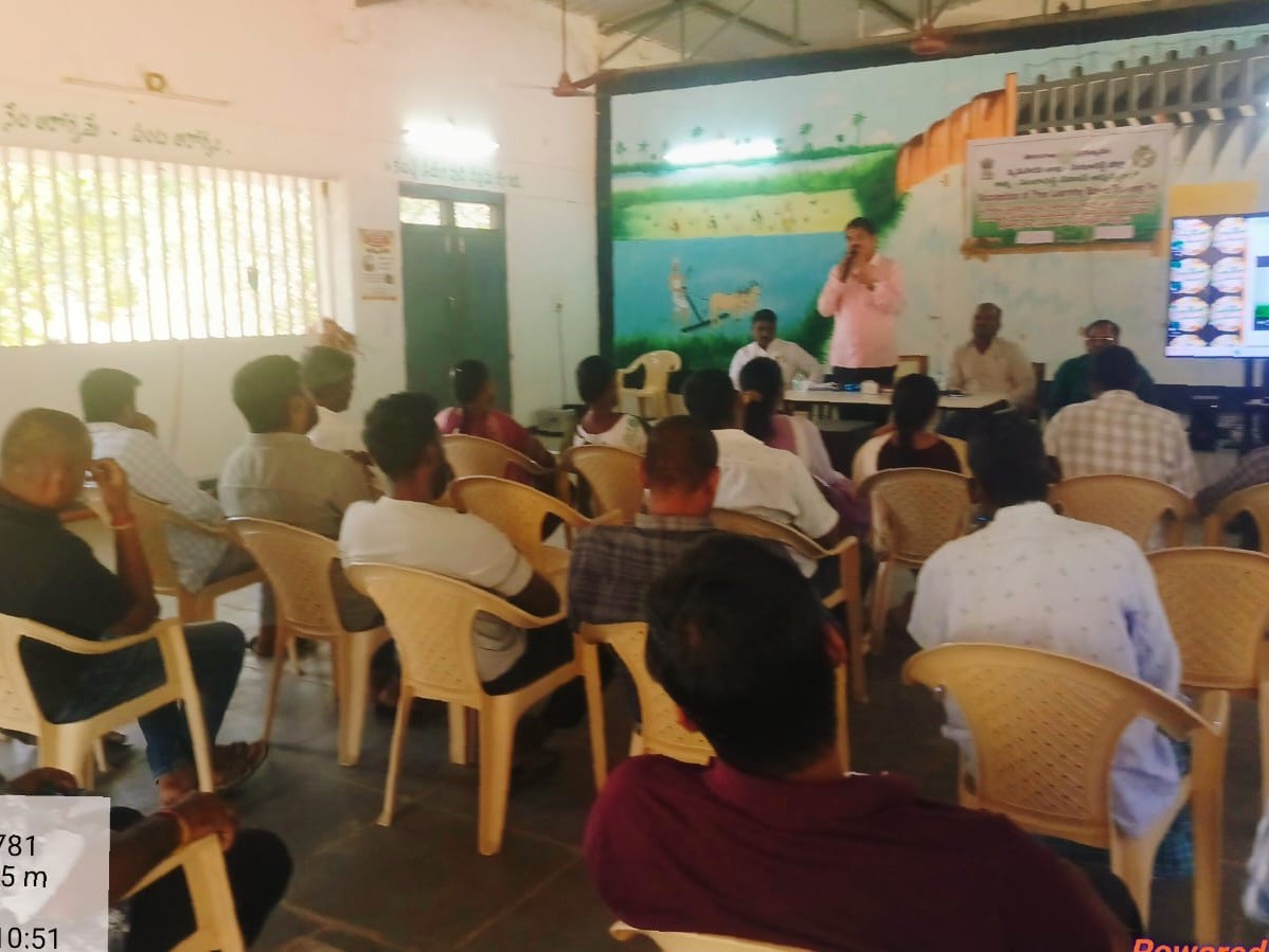 రైతులకు వరి, మొక్కజొన్న పంటలపై అవగాహన