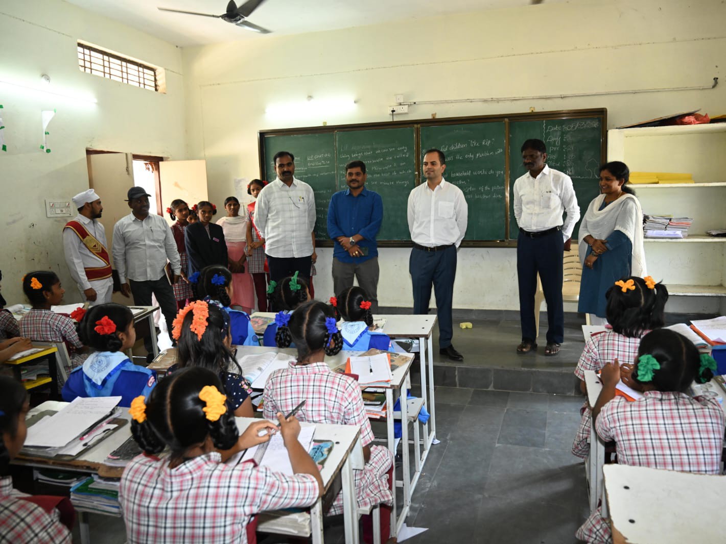 KGVB విద్యాలయాన్ని తనిఖీ చేసిన జిల్లా కలెక్టర్