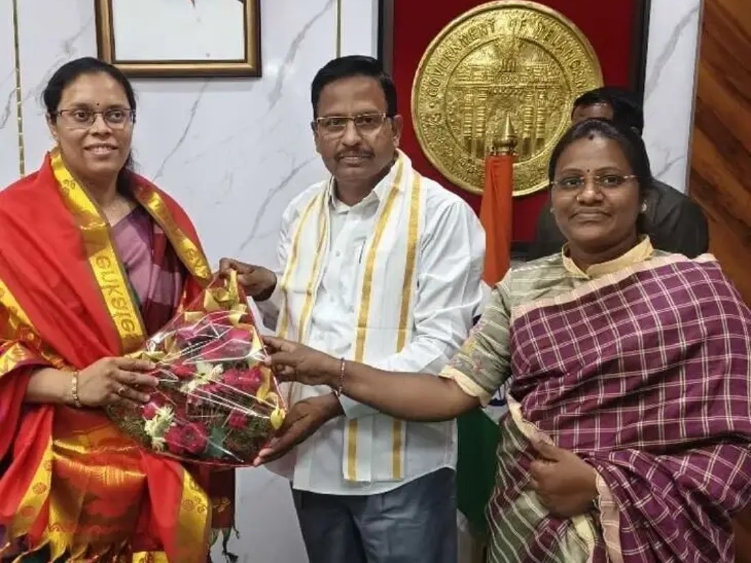 కలెక్టర్‌ను కలిసిన ఎమ్మెల్యే, మేయర్