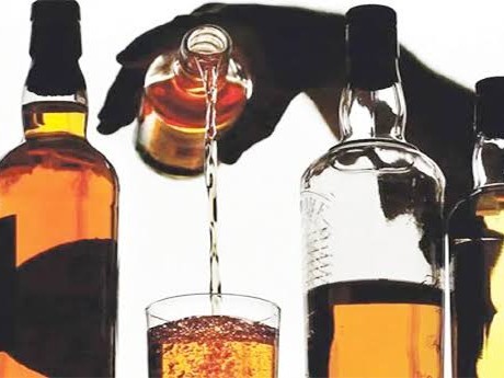 అల్వాల్‌లో బెల్ట్ షాపులపై దాడులు