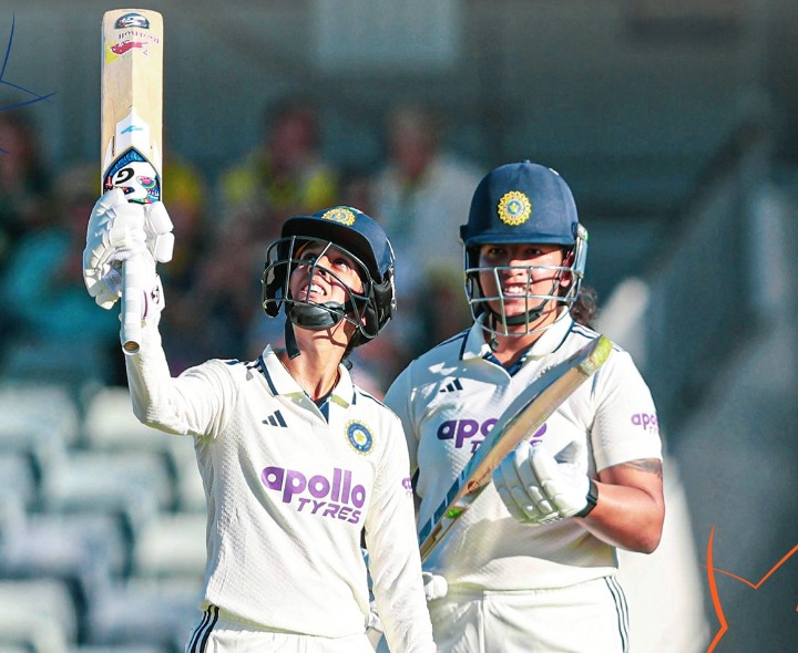 చెలరేగిన ఆసీస్ బౌలర్లు.. టీమిండియా ఆలౌట్