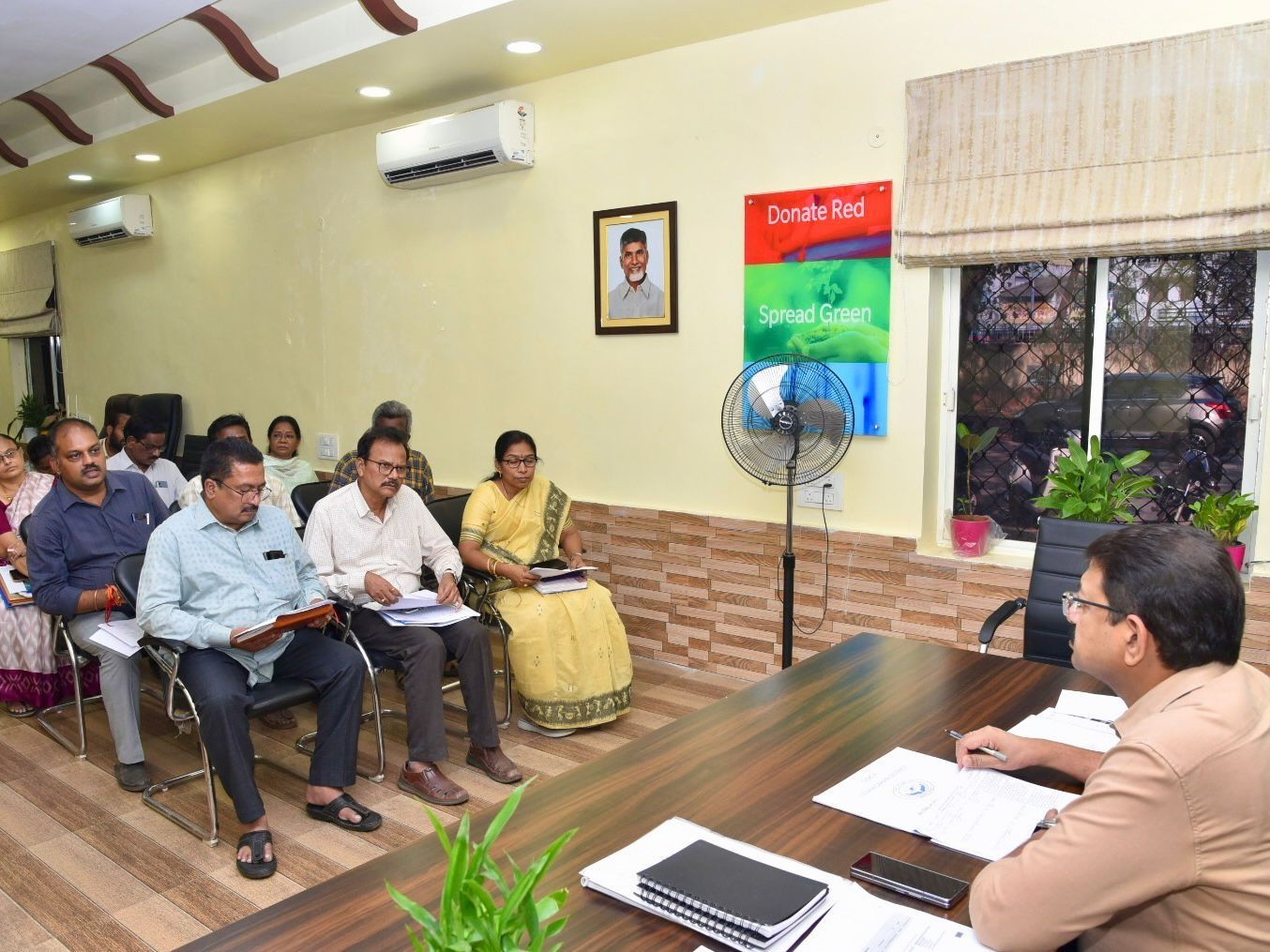 మహిళ దినోత్సవంపై అధికారులకు సూచనలు