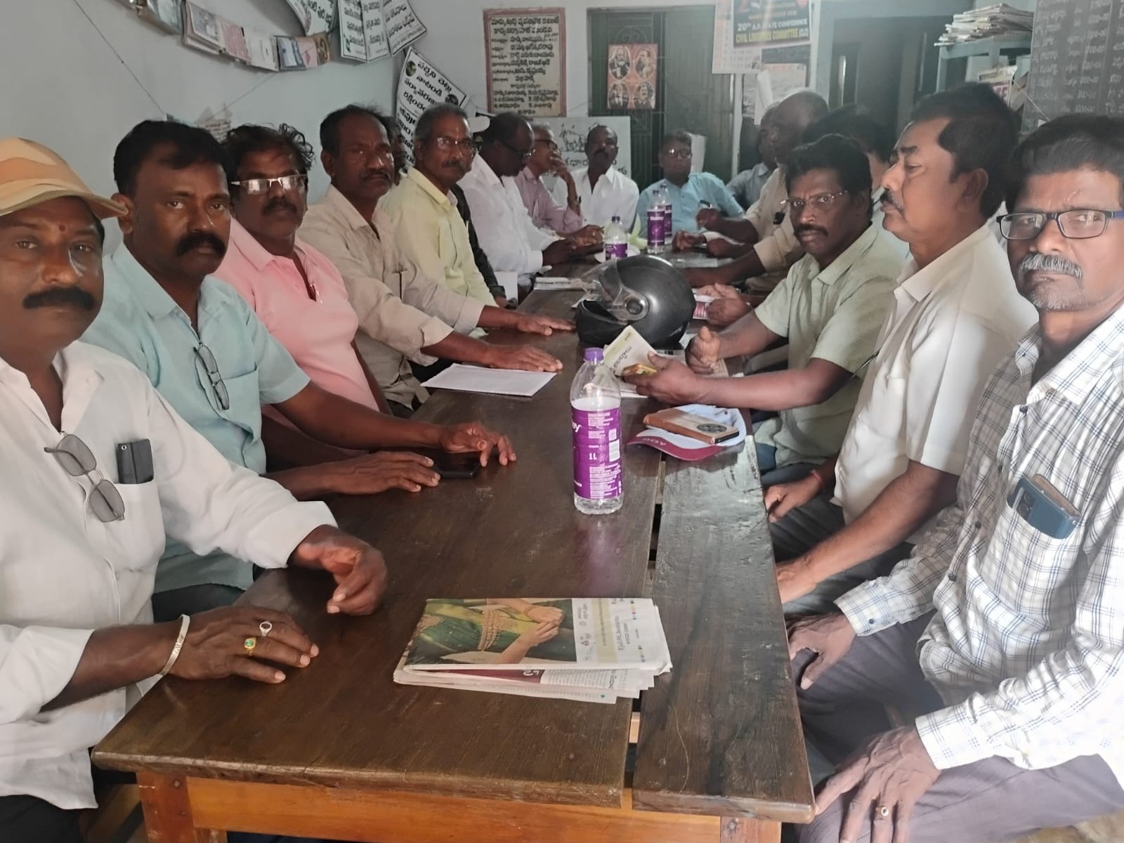 ‘జీడి రైతులను ప్రభుత్వం ఆదుకోవాలి’