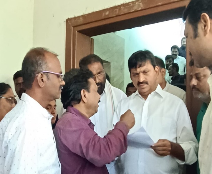 ఖమ్మంలో అధునాతన ‘ప్రెస్ క్లబ్’ నిర్మించుకుందాం: మంత్రి