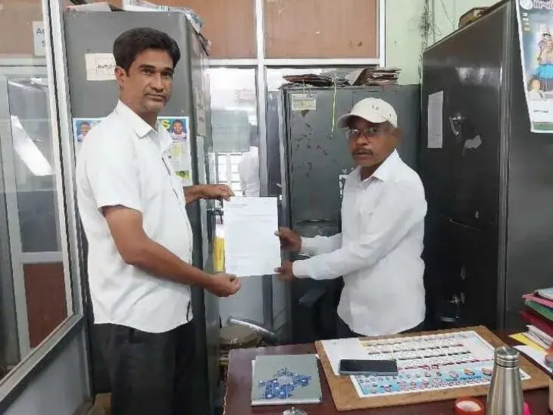 ‘ప్రభుత్వ భూములు ఆక్రమణలకు గురవుతున్నాయి’