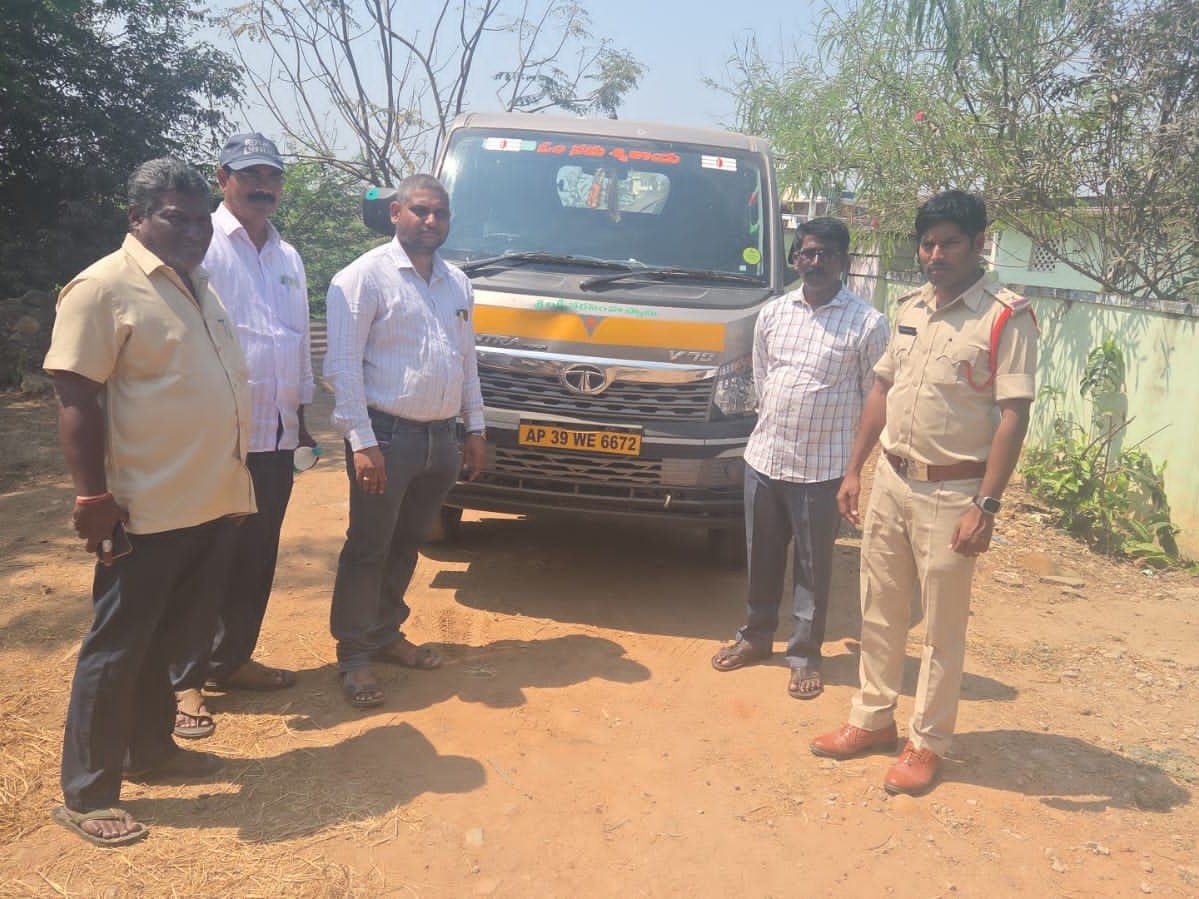 100 బసాల రేషన్ బియ్యం పట్టివేత