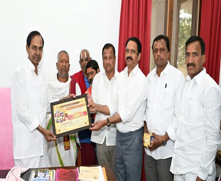 బ్రహ్మోత్సవాలకు KCRకు ఆహ్వానం