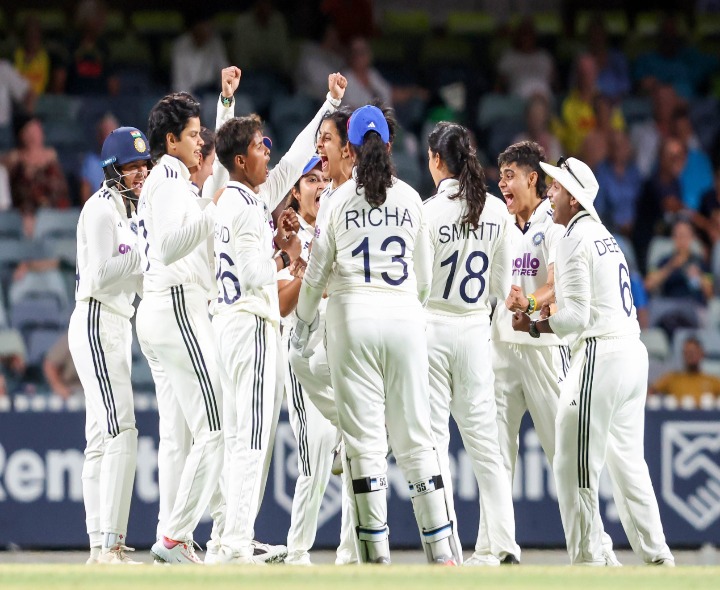 INDW vs AUSW TEST: ముగిసిన తొలి రోజు ఆట