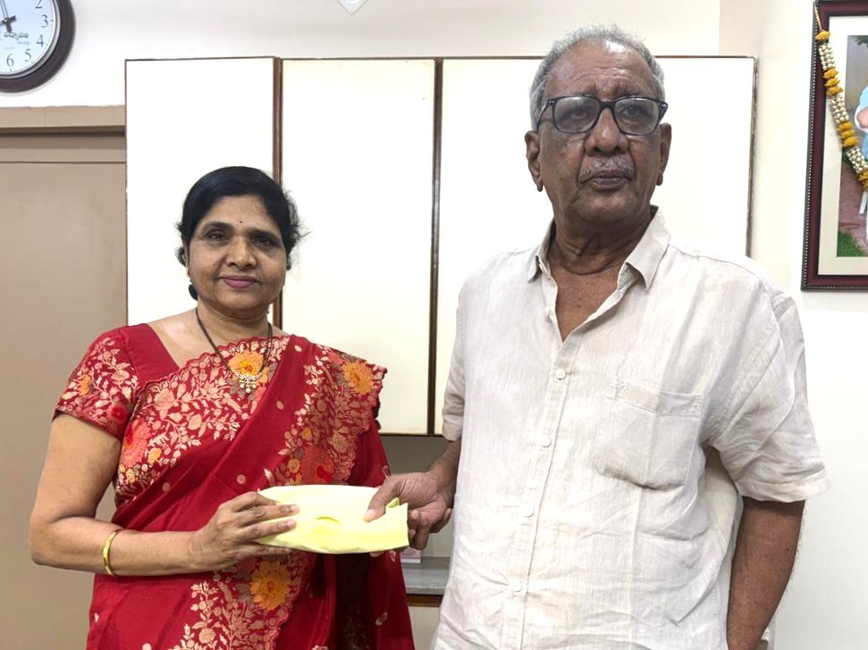 గ్రామ అభివృద్ధికి దాతల సహాయం ఆదర్శనీయం