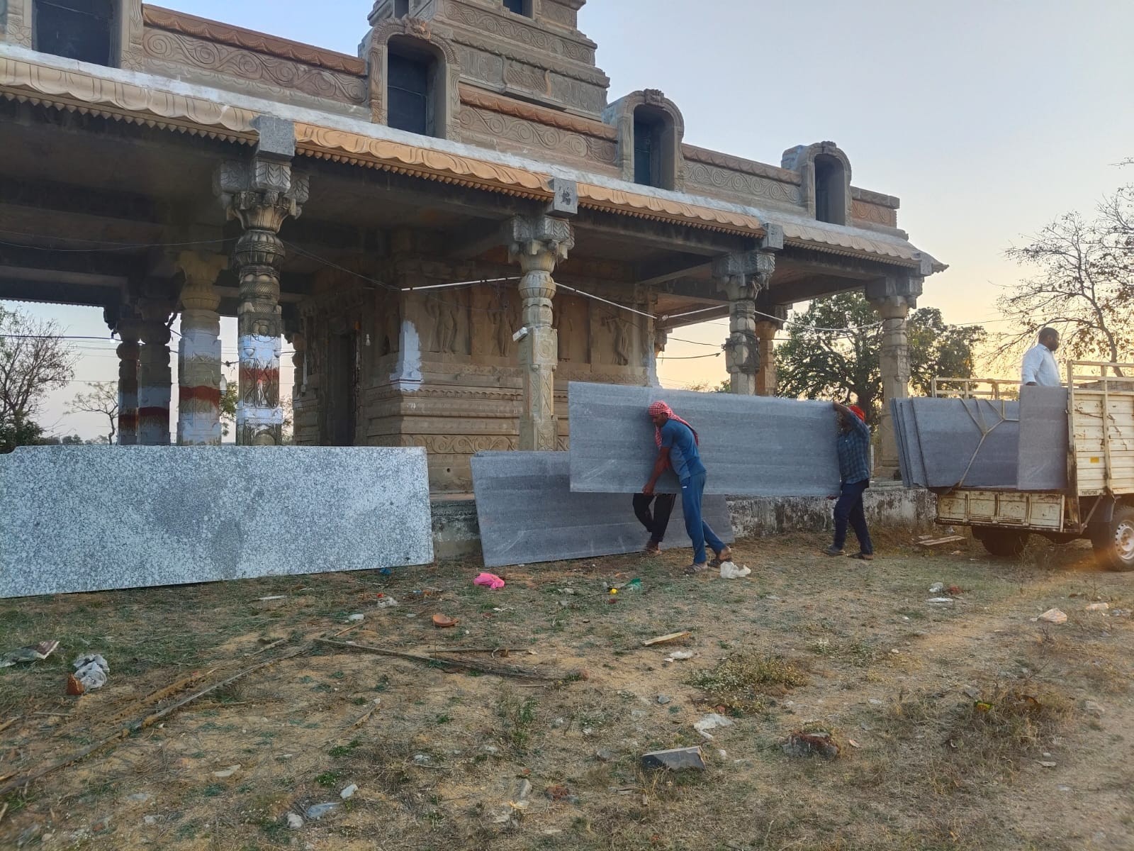 రామాలయానికి గ్రానైట్ పనులు