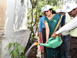 మాసబ్‌ట్యాంక్ కార్యాలయాన్ని పరిశీలించిన కమిషనర్