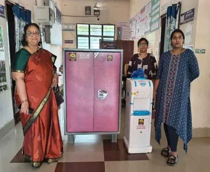 పీహెచ్‌‌సీ‌కి వాటర్ డిస్పెన్సరీ, ఫ్రిడ్జ్ అందజేత