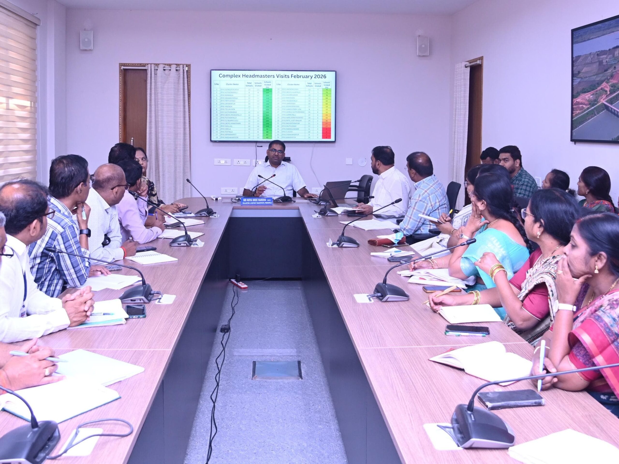 ‘విద్యార్థులకు కనీస విద్యా ప్రమాణాలు అందించాలి’