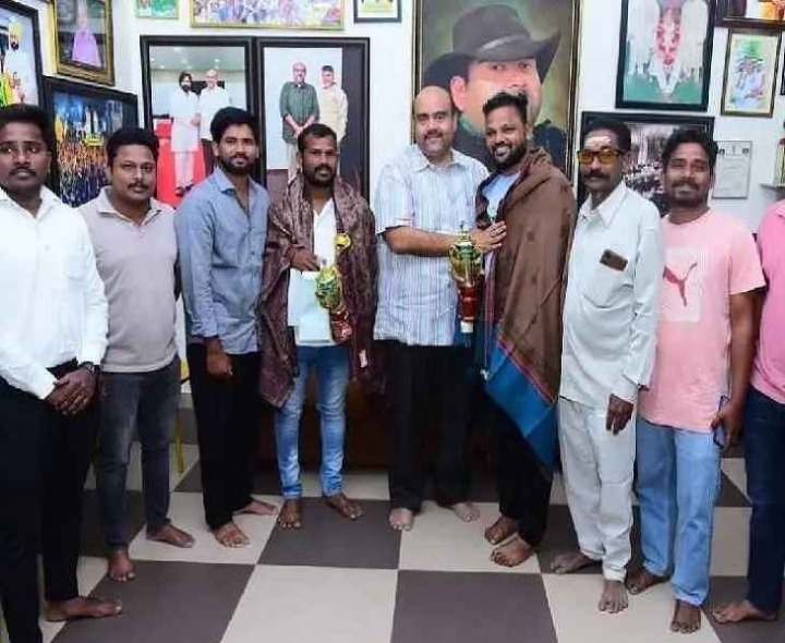 నేషనల్ బ్యాడ్మింటన్ పోటీలకు బొబ్బిలి క్రీడాకారులు