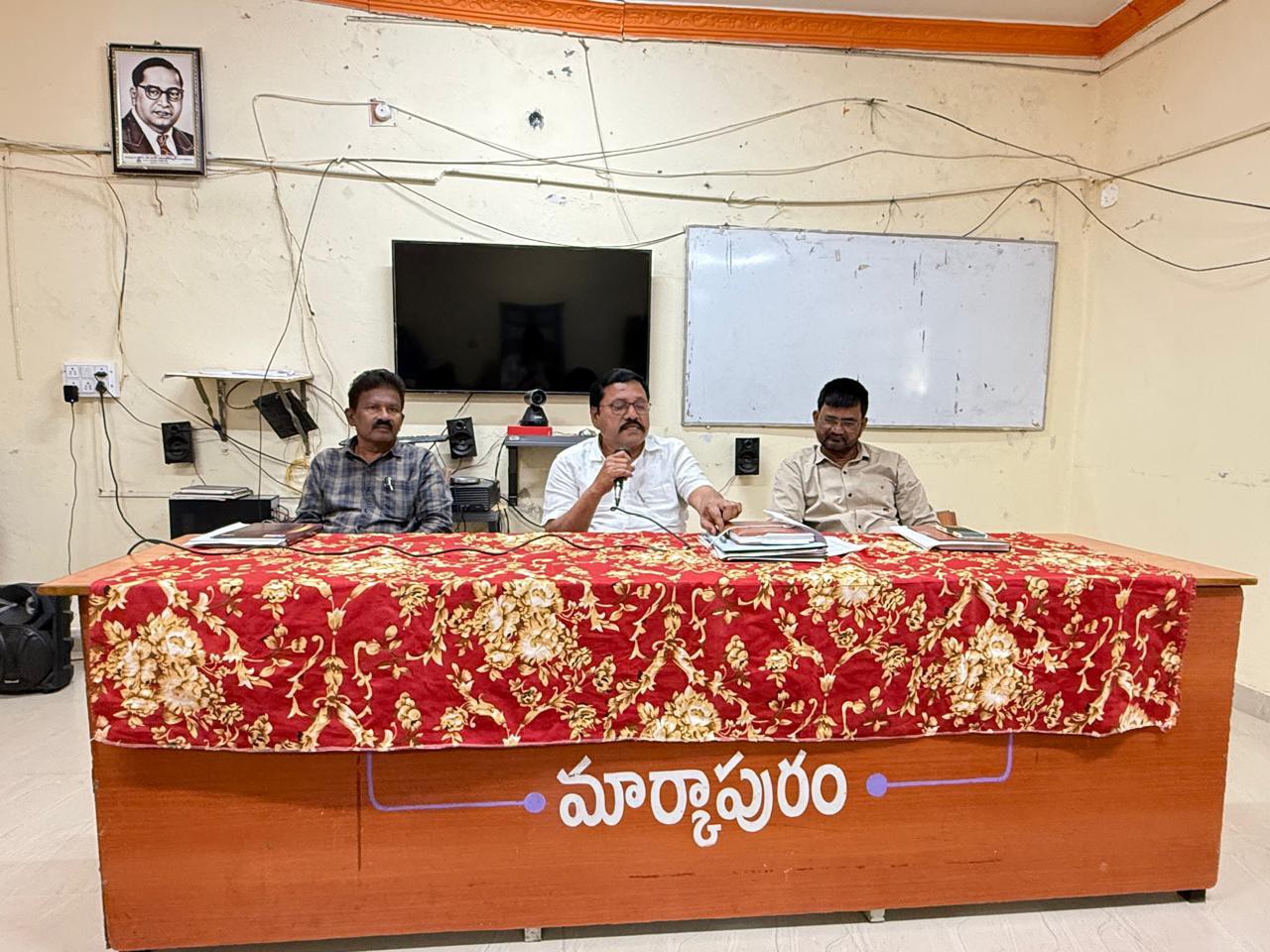 ‘హాస్టల్‌లో చదివే విద్యార్థులు ఉత్తమ ఫలితాలు సాధించాలి’