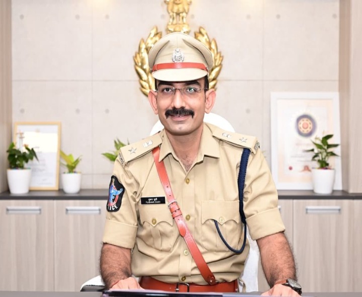 జిల్లాలో 250 మంది పోలీసులు బదిలీ