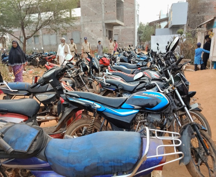 కాశీబుగ్గ సాయిబుల కాలనీలో ఆపరేషన్ వజ్ర ప్రహార్