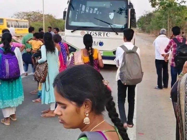 మొరాయించిన ఎలక్ట్రిక్ బస్సు