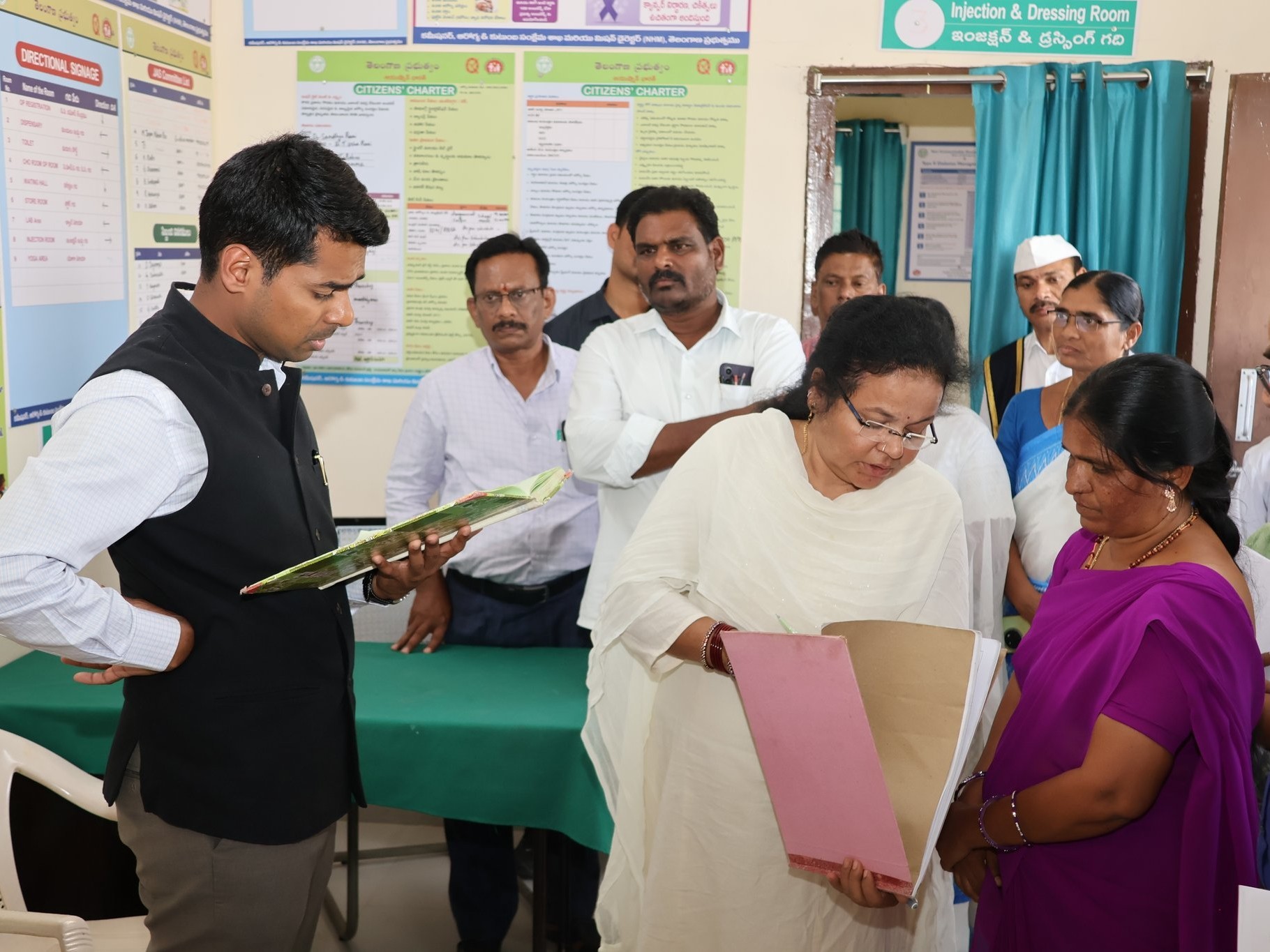 ఈ నెల 15లోపు పెండింగ్ దరఖాస్తులన్నీ క్లియర్ చేయాలి: కలెక్టర్