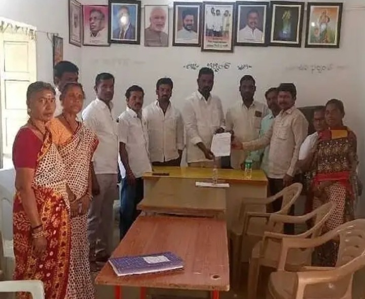 ప్రభుత్వ పాఠశాలలో స్టేజ్ నిర్మాణానికి వినతి