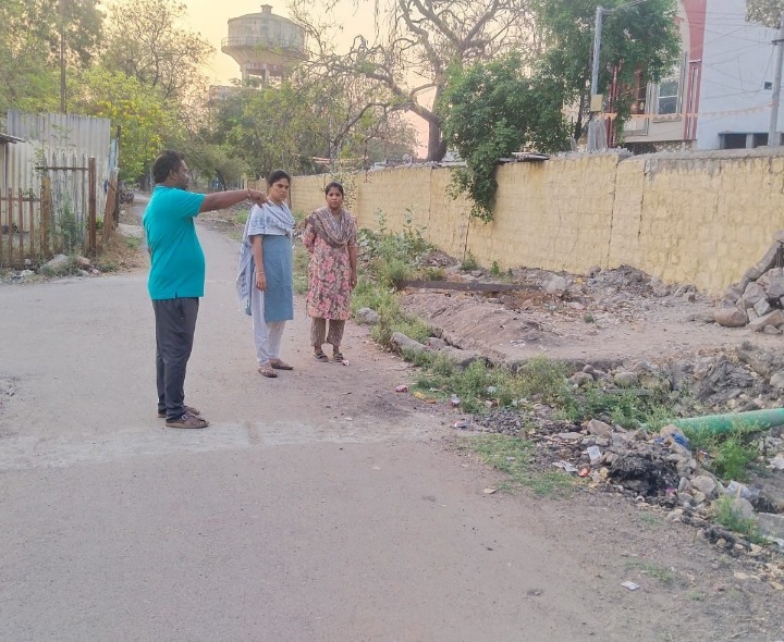 డ్రైనేజీ సమస్యపై కమిషనర్ తక్షణ చర్యలు