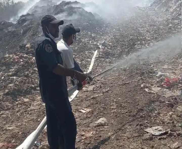 రాంపూర్ డంపింగ్ యార్డ్‌లో చెలరేగిన మంటలు