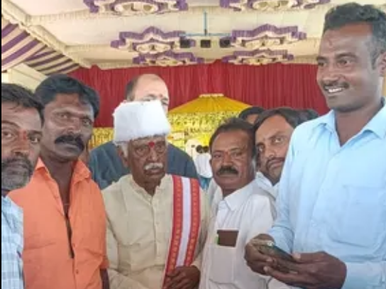 నూతన వధూవరులను ఆశీర్వదించిన హర్యానా గవర్నర్