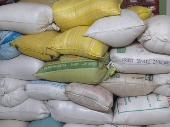 అక్రమ రేషన్ బియ్యం పట్టివేత