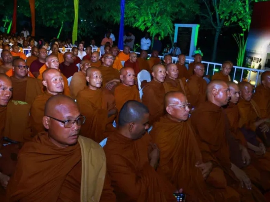 బౌద్ధ భిక్షువుల భిక్షాయాత్ర