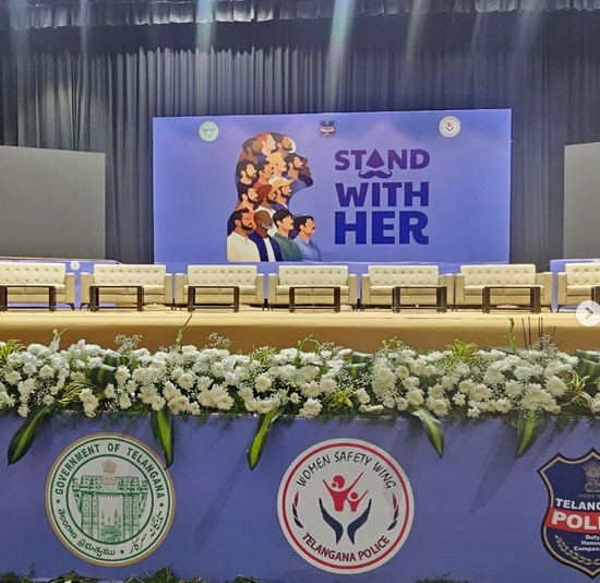 హైదరాబాద్‌లో స్టాండ్ విత్ హర్ కార్యక్రమం