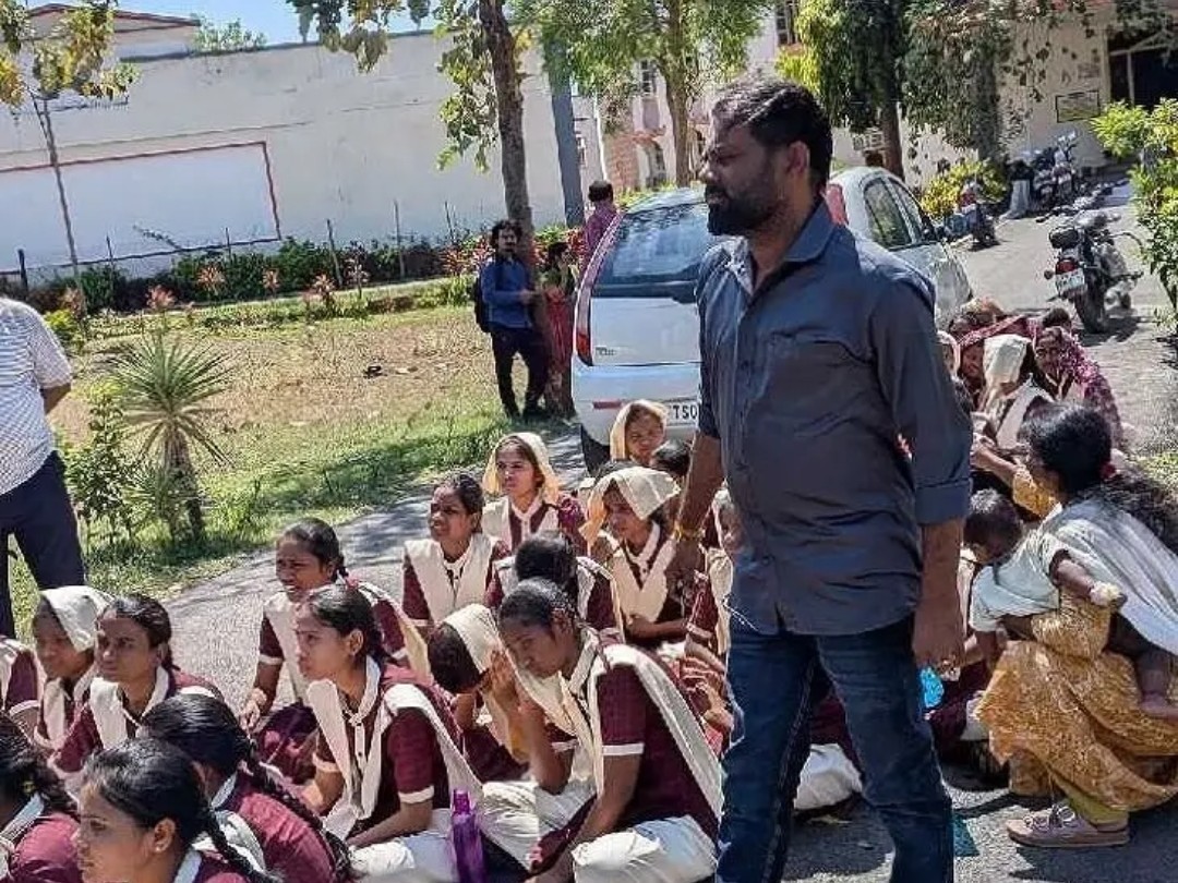 ‘డిగ్రీ అధ్యాపకురాలిపై చర్యలు తీసుకోవాలి’