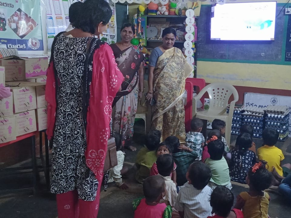 అంగన్వాడీ కేంద్రాన్ని ఆకస్మిక తనిఖీ చేసిన ఎంపీడీవో