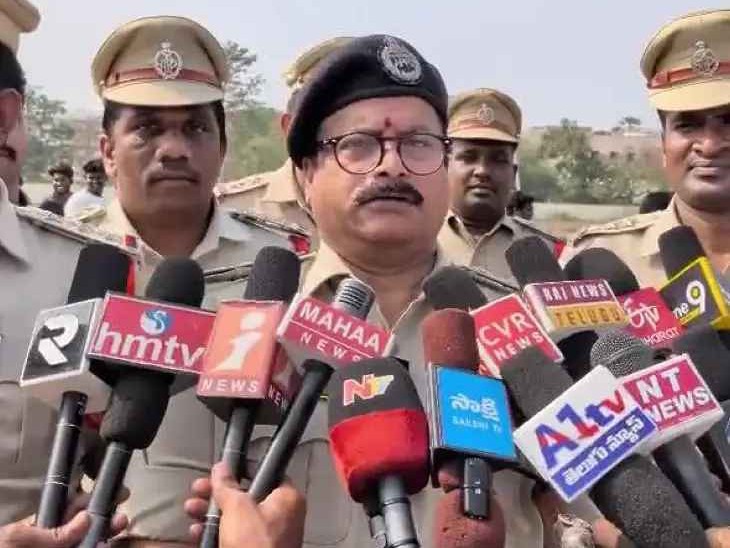 నూజివీడులో కార్డెన్ సెర్చ్ చేసిన పోలీసులు