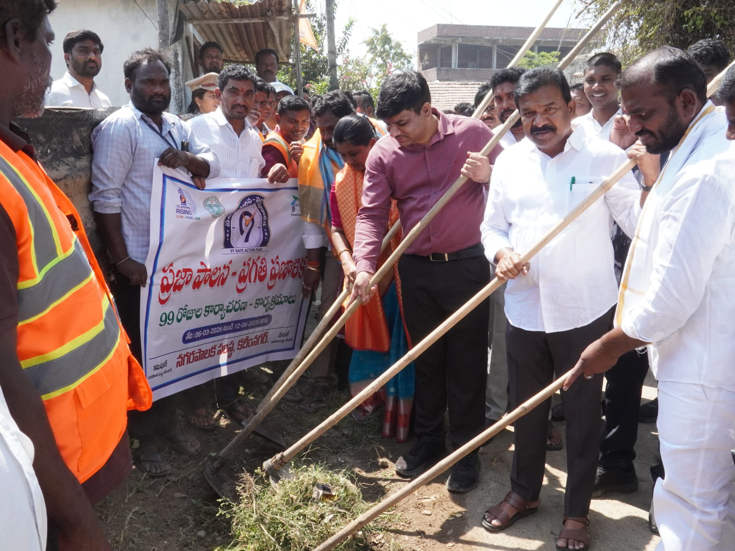 రోడ్లను శుభ్ర పరిచిన ఎమ్మెల్యే