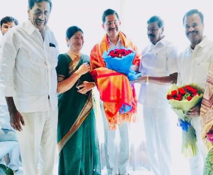 వేం నరేందర్ రెడ్డితో మహిళా కాంగ్రెస్ అధ్యక్షురాలు భేటీ