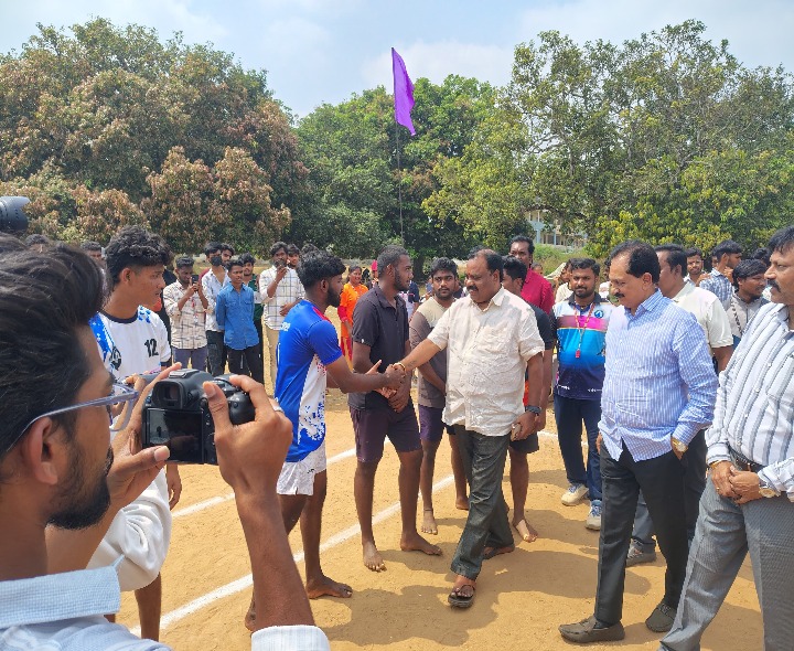 మైత్రి ఫెస్ట్‌ను ప్రారంభించిన ఎమ్మెల్యే బత్తుల