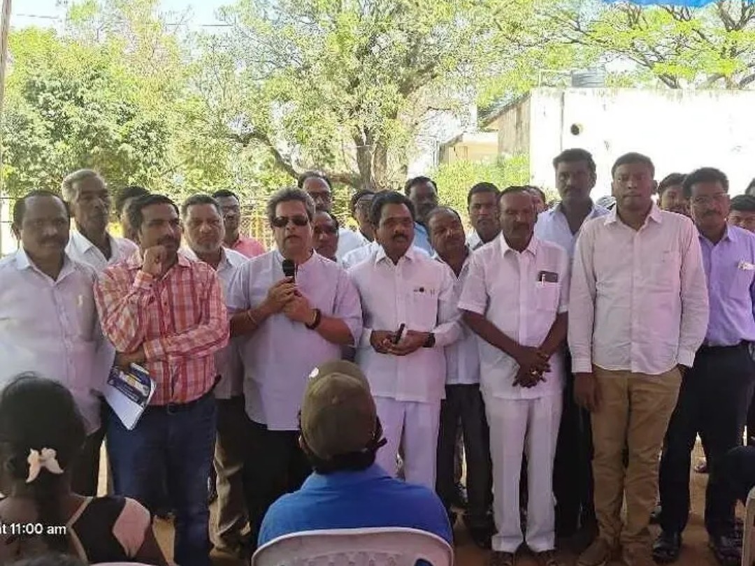 జాబ్ మేళాకు భారీగా తరలివచ్చిన యువత