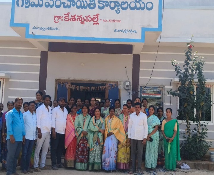 మహిళా సంఘాల సభ్యులకు సత్కారం